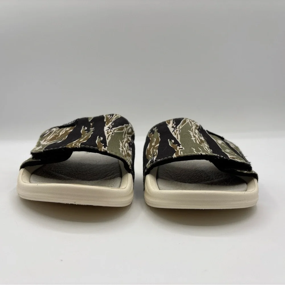 Hey Dude Boys Phoenix Youth Camo Tiger Stripe Size K11 Slides/Sandals